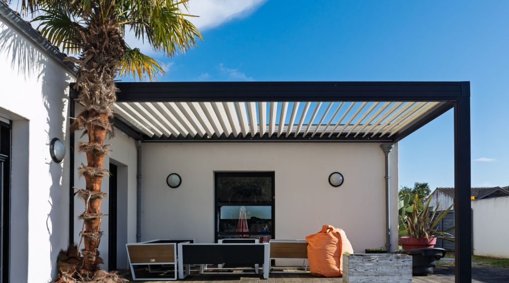 Vérandas et pergolas personnalisées pour agrandir l'espace de votre maison
